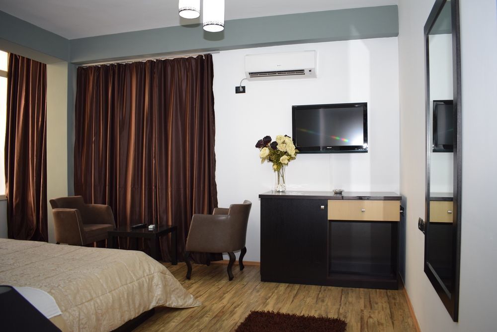 Royal Vila Hotel Тирана Екстер'єр фото