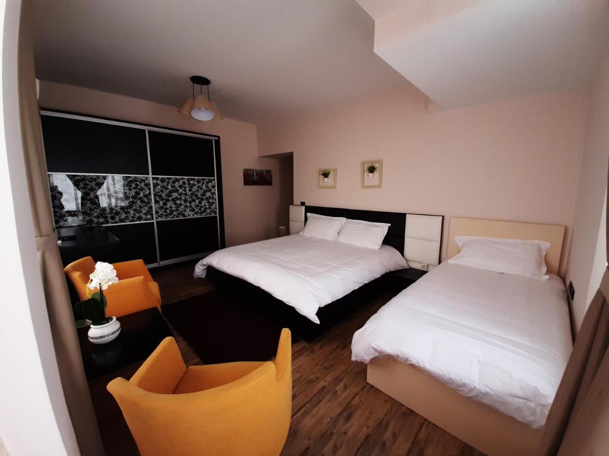 Royal Vila Hotel Тирана Екстер'єр фото