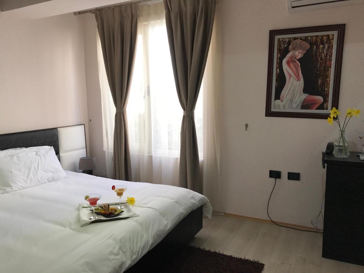 Royal Vila Hotel Тирана Екстер'єр фото